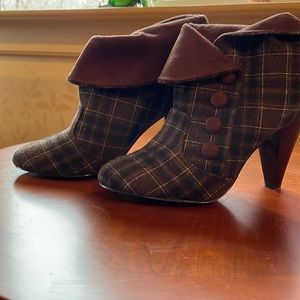 B Bakers high heel booties.  Size 7. Brown plaid.